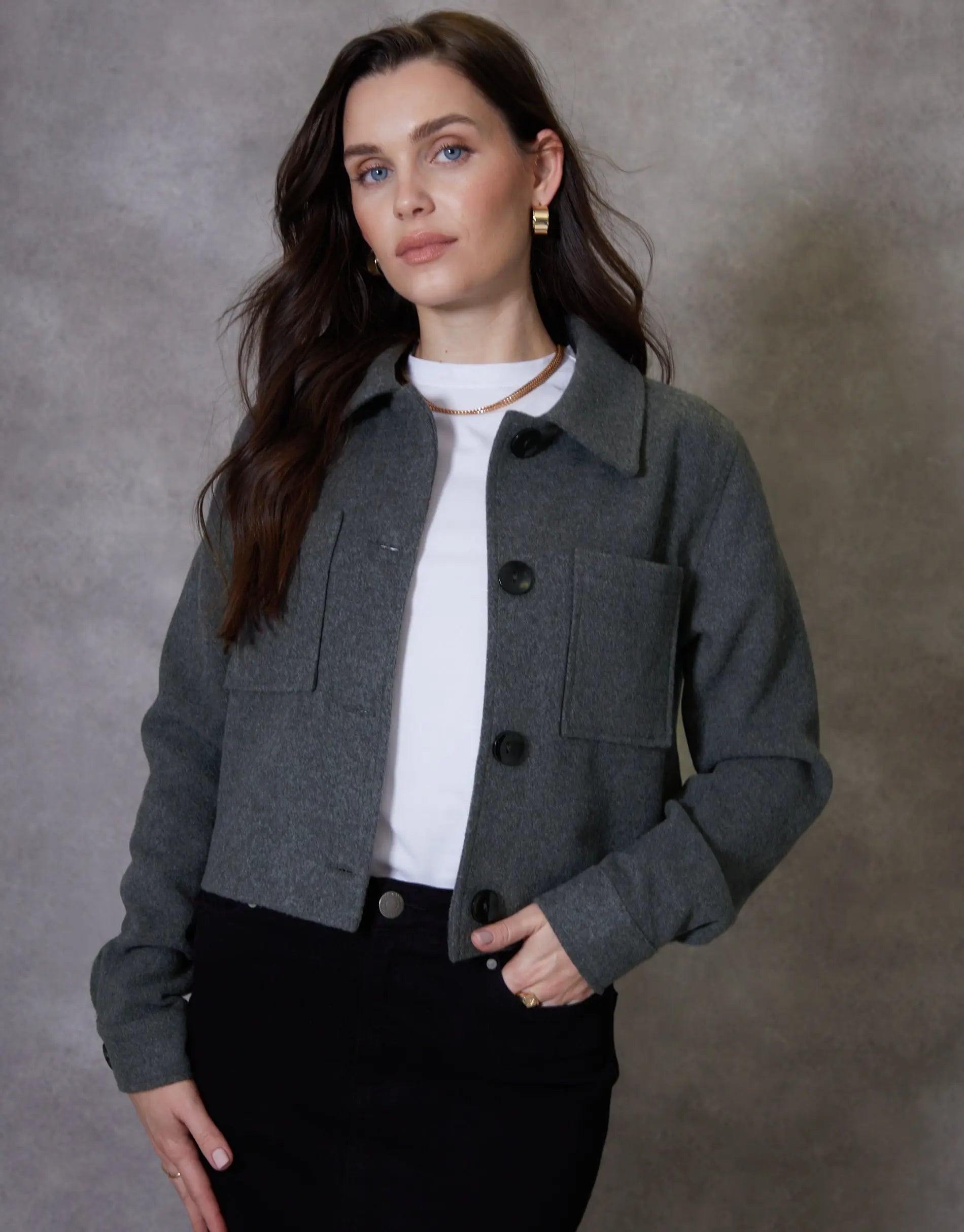 Women's Charcoal Cropped Brushed Shacket Siouxe