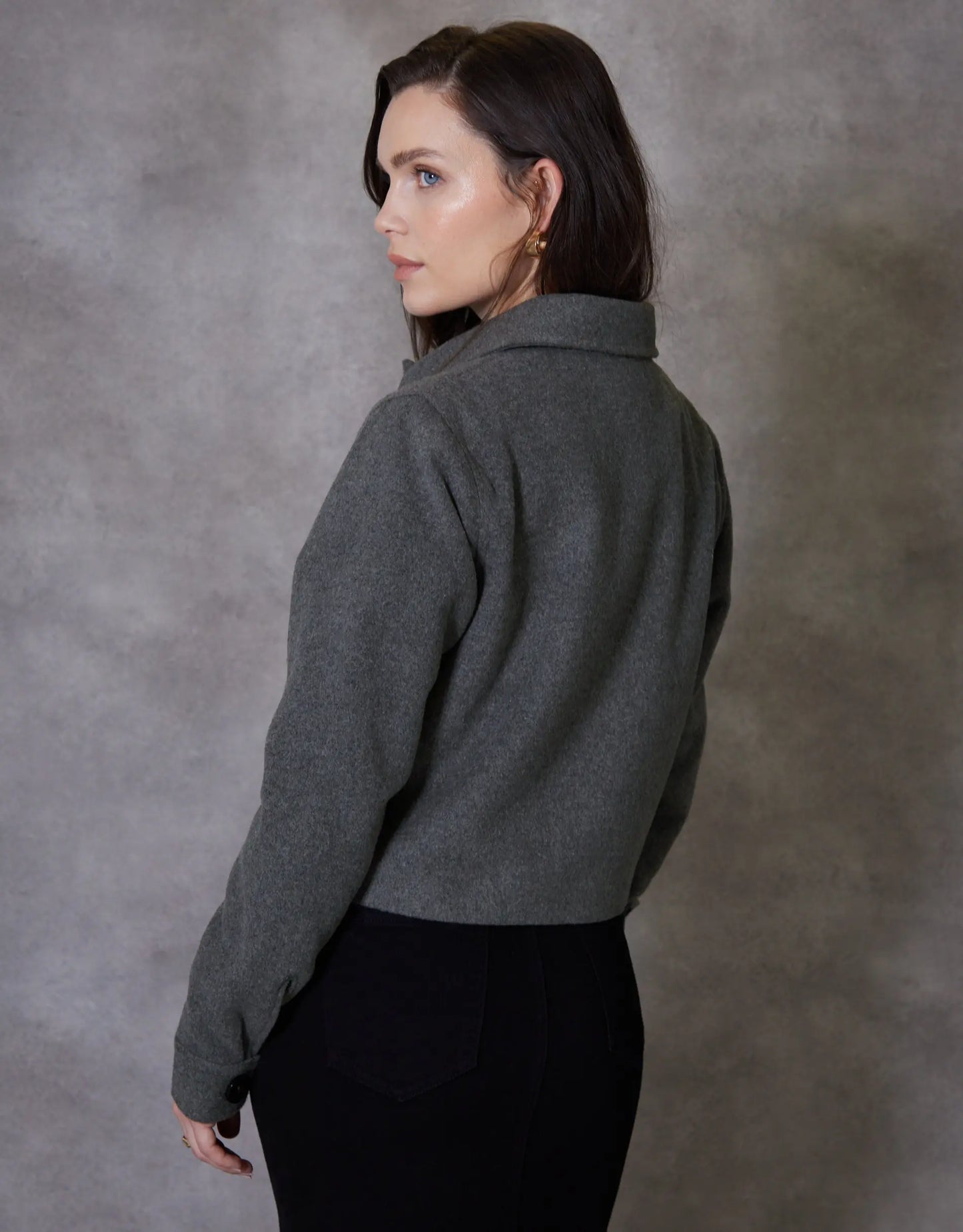 Women's Charcoal Cropped Brushed Shacket Siouxe